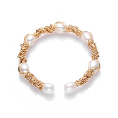 China Trendy Big Pearl Light Luxury Natural Freshwater Pearl 14K Gold Injection Winding Retro Bracelet For Women for sale