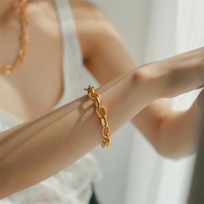 China Fashion Simple Neutral Style Gold Plated Trendy Aimgal Chain Bracelet Men's Metal Cover Bracelet For Women A1 for sale