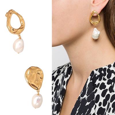 China Aimgal FASHIONABLE jewelry baroque freshwater pearl earrings for women fashion temperament vacuum plating asymmetrical earrings for women for sale