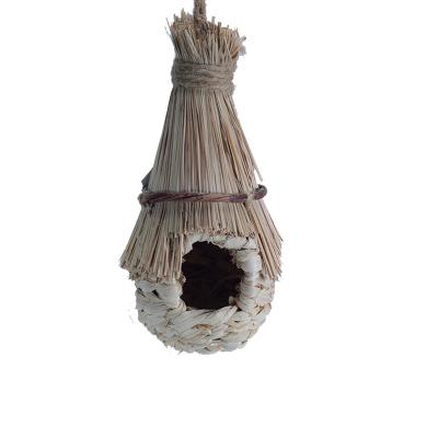 China Wholesale Handwoven Birdhouse Windproof Crafts Aviary Supplier Corn Husk Humming Bird House for sale