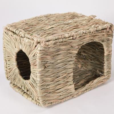 China Sustainable Wholesale Hand Crafted Natural Foldable Opening Playing Sleeping Extra Large Grass Bunny House for sale