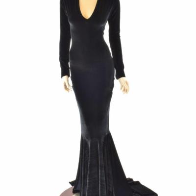 China Anti-Static Black Velvet Morticia V-Neck Dress With Long Sleeves Dress For Halloween for sale