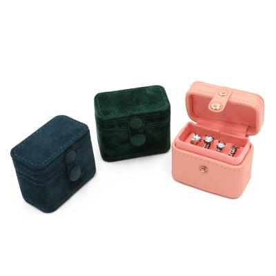 China Jewelry Show Box Wholesale Ring Blue Velvet Portable Jewelry Small Box Ring Organizer Custom Velvet Jewelry for sale