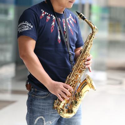 China Gold Lacquer is Alto Saxophone Brass Lacquered Gold E Instrument 802 Sax Flat Key Type for Woodwinds with Cleaning Brush Cloth Case for sale