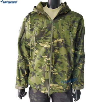 中国 Sustainable Army Gears Tactical Jacket Multicam Softshell Tropical Jacket For Men 販売のため