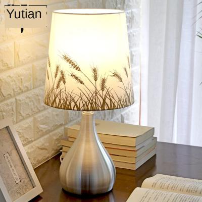 China Modern Modern Touch Bedside Table Lamp For Bedroom for sale