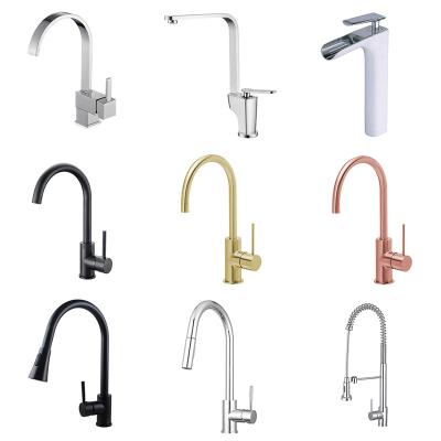 China Chrome Modern Mixer Taps Pull Out Water 304 Stainless Steel Kitchen Sink Faucet for sale