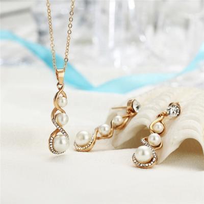 China Custom Gold Plated Imitation Pearl Jewelry Set Women Necklaces And Earrings Sets Environmentally Friendly for sale