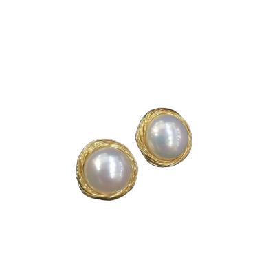 China Selected Round Pearls Inlaid With 14K Gold Sharpening Fashion Jewelry Earrings Bead Drop Earring Stud For WomenNatural Pearl Earrings for sale