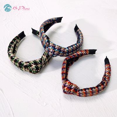 China New 2021 accessories knot headband woolen retro knitted simple CIA headband hairpin check for sale