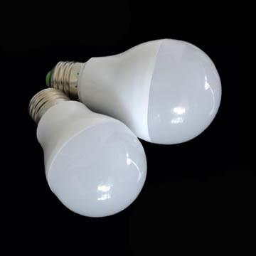 Cina Lampadine fresche di alta efficienza bianca e LED, risparmio energetico delle lampadine della famiglia LED in vendita