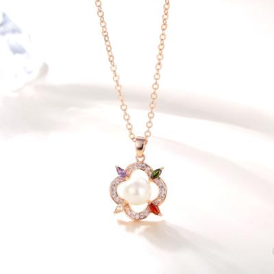 China New Design CLASSIC Rose Gold Plated Jewelry Flower Shape Color Rhinestone Crystal Necklace Charm Pendants Woman Daily Accessories for sale