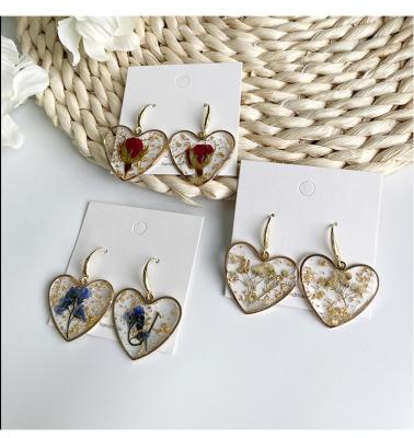 China Religious Wholesale Elegant Transparent Dry Acrylic Earring Pressed Flower Design Sequin Heart Rose Vintage Earring Jewelry for sale