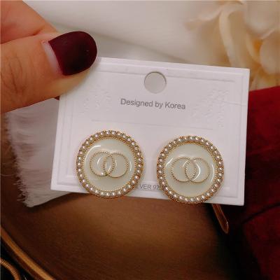 China Simple Elegant 100%925 Vintage French European Style Earring Sterling Silver Pearl Circle Stud Earring Jewelry Woman Accessories for sale