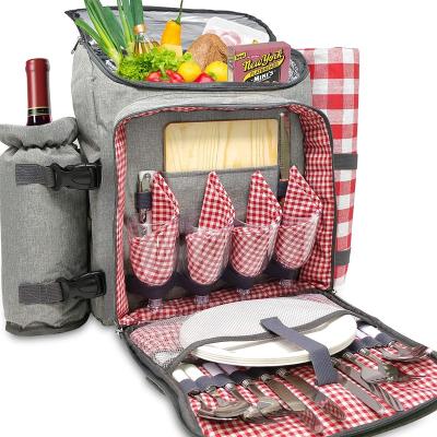 China Polyester Classic 4 Person Insulated Waterproof Blanket And Full Cutlery Set Red Picnic Backpack for sale