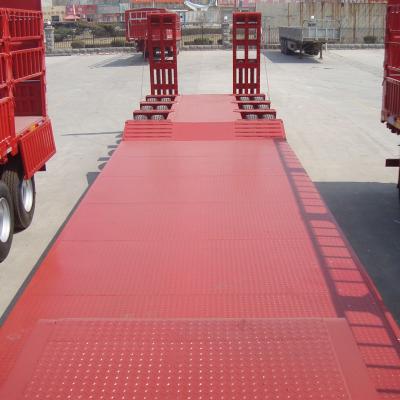 China Low bed semi trailer 3 axles covered or uncovered lowbed semi trailer 3 axle semi trailer for sale