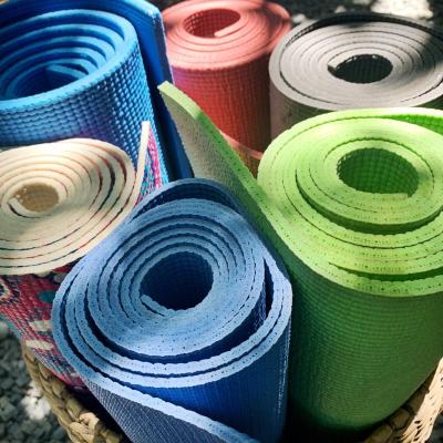 China All Types of Yoga PVC Sports Yoga Mats - Cheap Premium 6mm Thick Mat, High Grip, Ultra Dense Cushioning for Support and Stability in Pilates for sale