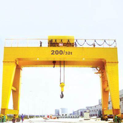 China Capacidad de carga grande resistente de M6 150 Ton Double Girder Gantry Crane en venta