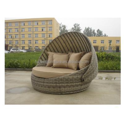 China Contemporary Eco-Friendly Rattan Wicker Garden Furniture Round Day Beds With Canopy for sale