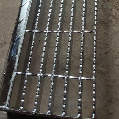 China Factory Supply Industrial Stainless Steel Grating Walkway 316L Serrated Welded Bar Grating for sale