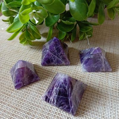 China Decoration natural amethyst dream pyramid, home furnishings feng shui, crystal energy, factory direct sales for sale