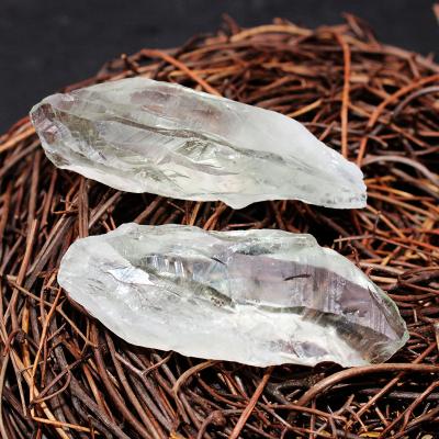 China The natural crystal green crystal specimen of decoration healing stone ore band, manufacturers wholesale for sale