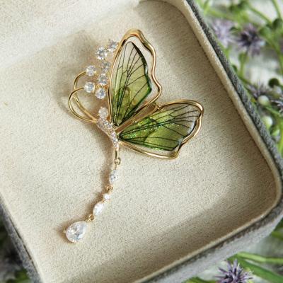 China Fashion Enamel Butterfly Rhinestone Flower Women Custom Crystal Pin Brooch Luxury Pearl Jewelry Wholesale Environmentally Friendly for sale