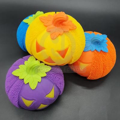 China High Quality 3+ Squeeze Toys TPR Rubber Light Halloween Pumpkin Puffer Ball for sale