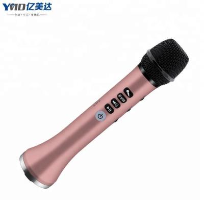 China Bluetooth wireless microphone 15W handeled BT Blueteeth wireless microphone speaker wireless home theater microphone for sale