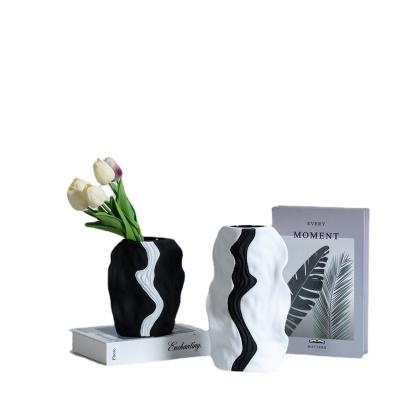 China Ware ceramic vases spot Nordic creative geometric black and white ceramic florist arts and crafts home table ornaments wholesale vases for sale