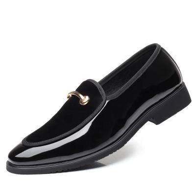 China New Stylish Anti-slippery Men's Shoes Shade Luxury Oxford Style Wedding Shoes Men Groom Patent Leather Fashion Shoes for sale