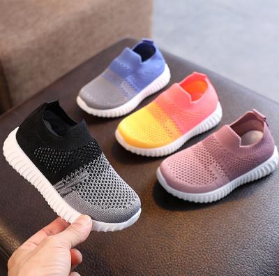 China Baby Boy Summer Lightweight Casual Loose Breathable Mesh Colorful Sports Shoes for sale