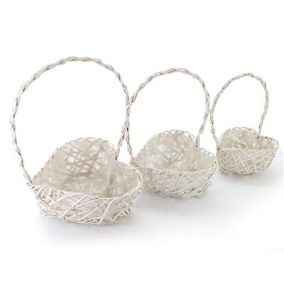 China Viable Handmade Decorative Heart Shape Rattan Gift Basket Fruit Flower Baskets For Wedding for sale