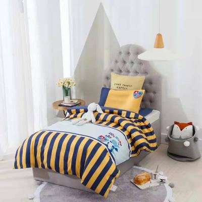 China Fashion Anti-Static High Quality Modern Soft Stripes Cute Animal Pattern Kids Boy Baby Bedding Sets for sale