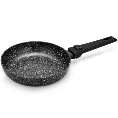 China FISSMAN Viable Bakeware Filters Detachable Handle Kitchen Cooking Pot Aluminum Nonstick Coating Frying Pans for sale