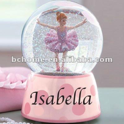 China Custom Resin Ballerina Snow Globe Musical Valentine's Day Snow Globe From Europe for sale