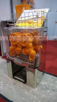 China De roestvrije Commerciële Oranje Juicer Automatische Gemakkelijke Verrichting van Shell Te koop