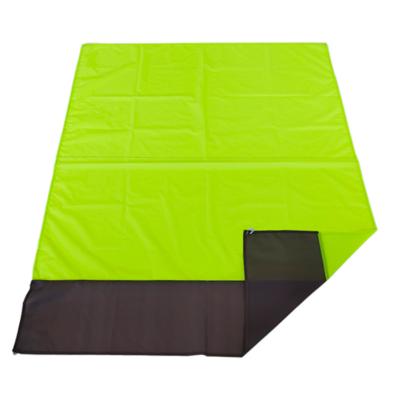 China Fold Into A Perfect PE Bag Beach Picnic Covers Free Customized Foldable Soft Sand Beach Mat Picnic Mat for sale