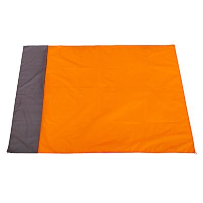 China Fold Into A PE Bag Oversized Sand Proof Mat Waterproof Sand Proof Camping Beach Blanket Pocket Free Picnic Mat Portable for sale