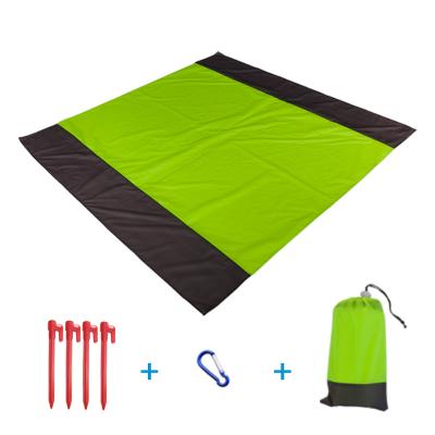 China Fold In A Freestanding Hot Sale Portable Folding Beach Mat PE Bag Outdoor Portable Sand Proof Blanket for sale