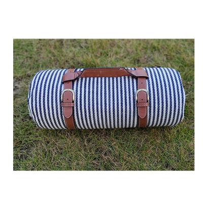 China Fold Into A Foldable PE Bag Direct Selling Recycle Large Picnic Blanket Picnic BBQ Mat Picnic for sale