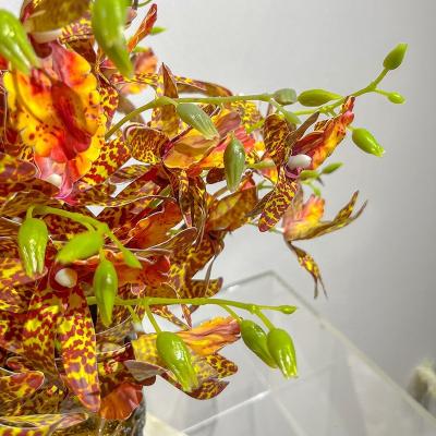 China Various Kind Of Indoor Decoration Wholesale Artificial Flower Fruits Christmas Decoration Display Vine For Living Room for sale