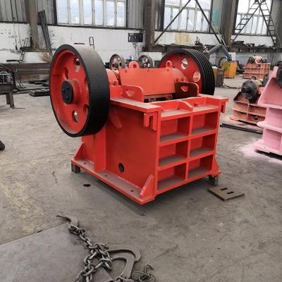 China Farms Small portable stone crusher machine diesel engine mobile rock integrited jaw crusher pe900*1200 for sale