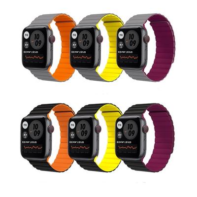 China Silicone Version Quick Reversible Closure Silicone Strap Magnetic Band For Apple Watch SE Series Se 7 Se 6 5 4 3 38mm 40mm 42mm 44mm for sale