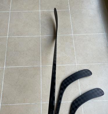 China Good Quality 100% Ice Hockey Sticks 420g Carbon Fiber One Piece Ice Hockey Stick for sale