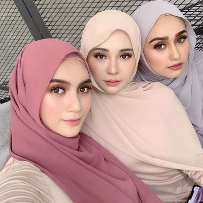 China Wholesale Muslim Chiffon Muslim Chiffon Hijab Bubble Scarf Georgette Hijab Adult Woman Muslim Shawl Heavy Chiffon Simple Thick Hijab for sale