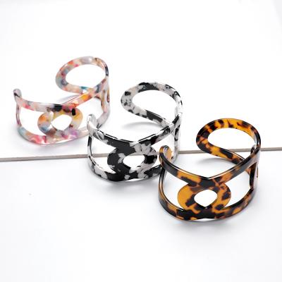 China Leopard Flat Acetic Acid Custom Border Hot Selling Style Casual/Sporty Print Original Acrylic Open Bangle for sale