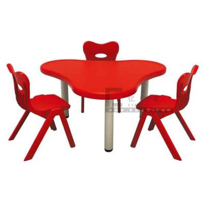 China Wooden Child's Furniture Nursery Table Chair Nursery Colorful Child's Desk Chair for sale