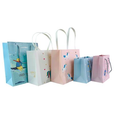 China Recyclable Custom Printed Luxury Retail Paper Shopping Bag , Low Cost Paper Bag Color Paper Bag for sale