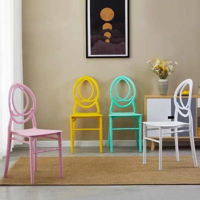 China 10 Years Modern Hotel Furniture Manufacturers Stacked Bulk Delivery Chiavari Wedding Hall Chairs for sale